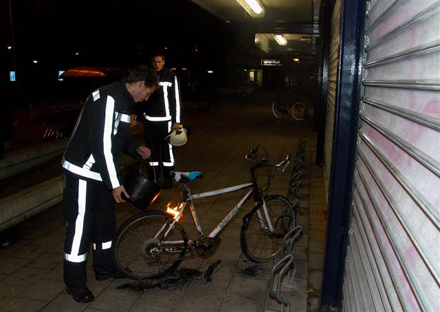 2009/270/20091030 003 Buitenbrand Fiets Zeemanlaan.jpg